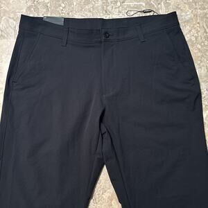 Under Armour Tech Pants Mens 38x32 Black Straight Fit Golf Performance NEW